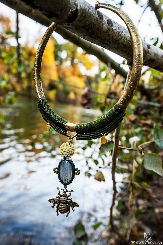 Torque scarabé et labradorite